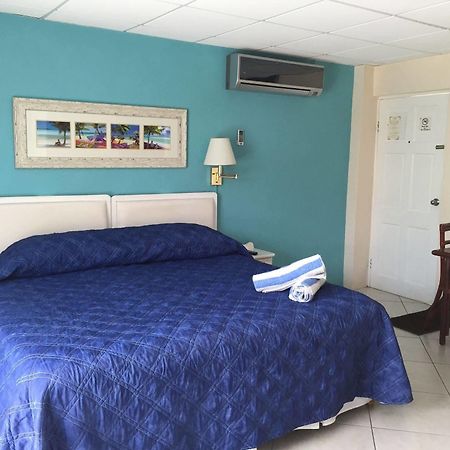 Southern Surf Beach Apartments Rockley Екстер'єр фото