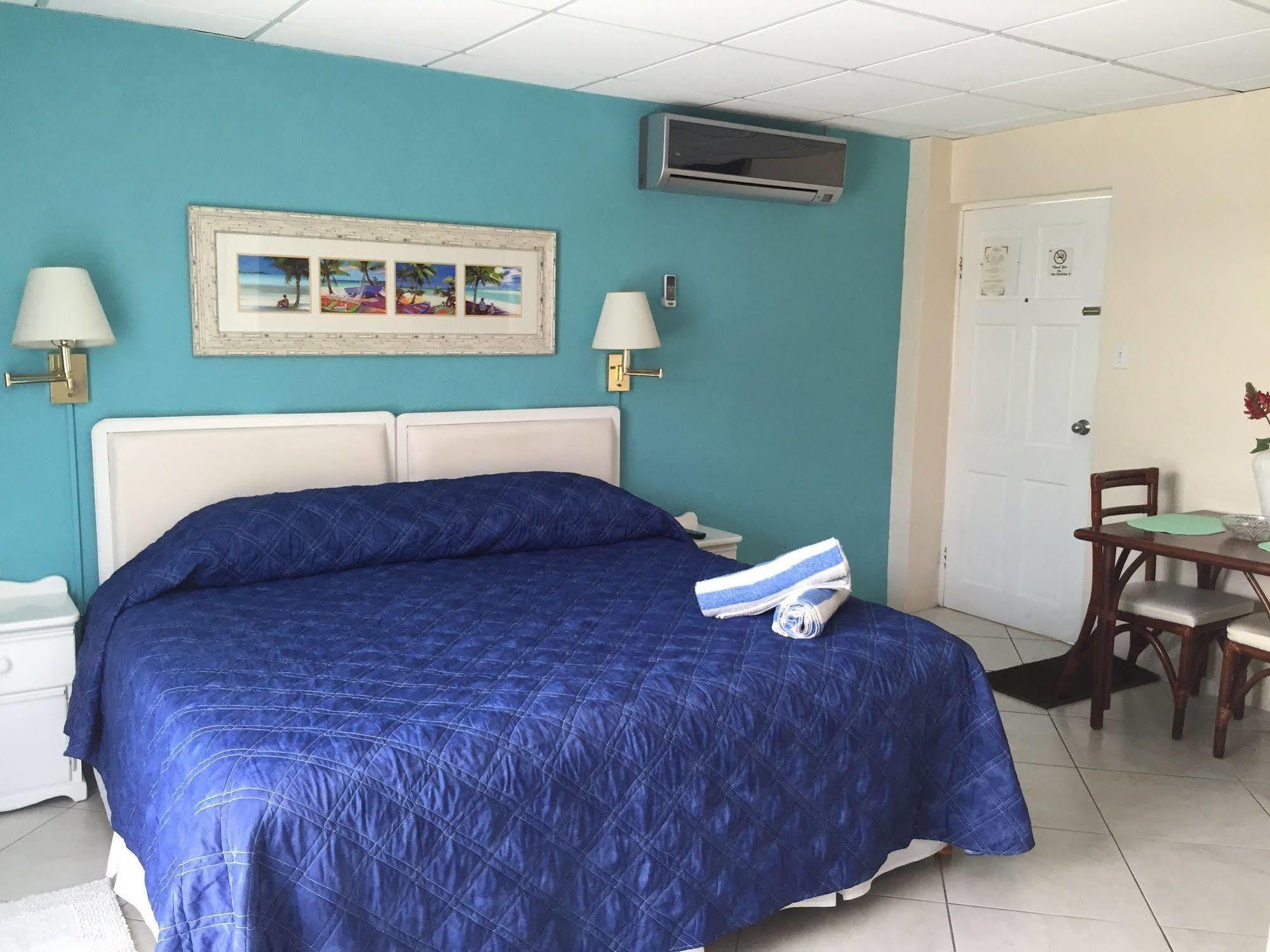 Southern Surf Beach Apartments Rockley Екстер'єр фото