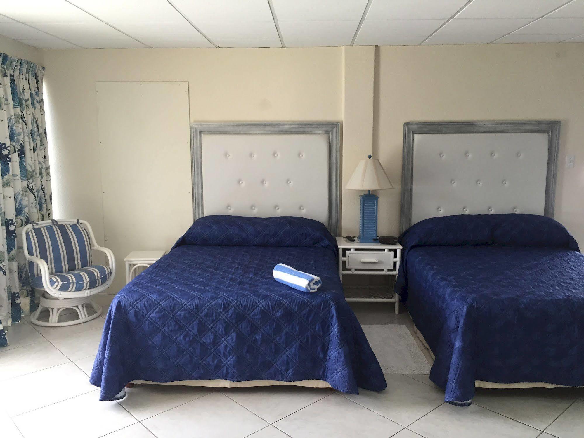 Southern Surf Beach Apartments Rockley Екстер'єр фото