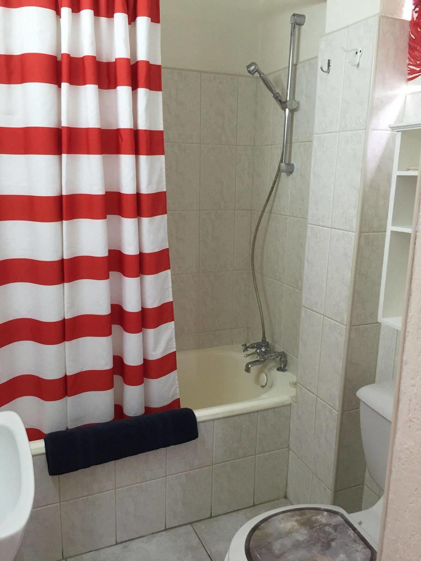 Southern Surf Beach Apartments Rockley Екстер'єр фото