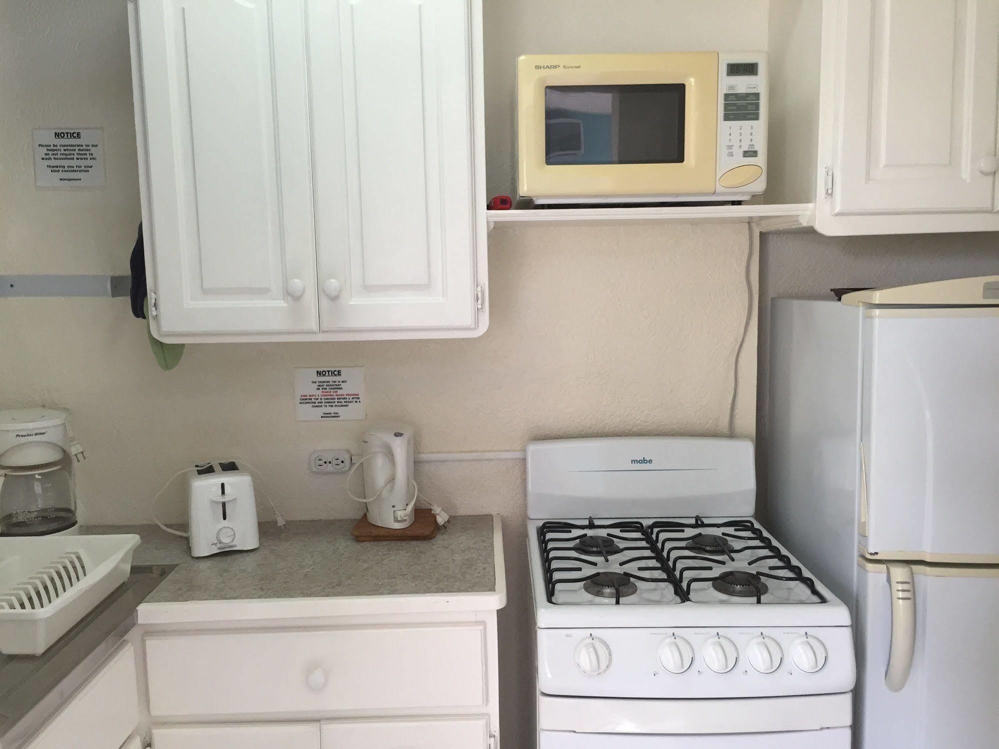 Southern Surf Beach Apartments Rockley Екстер'єр фото
