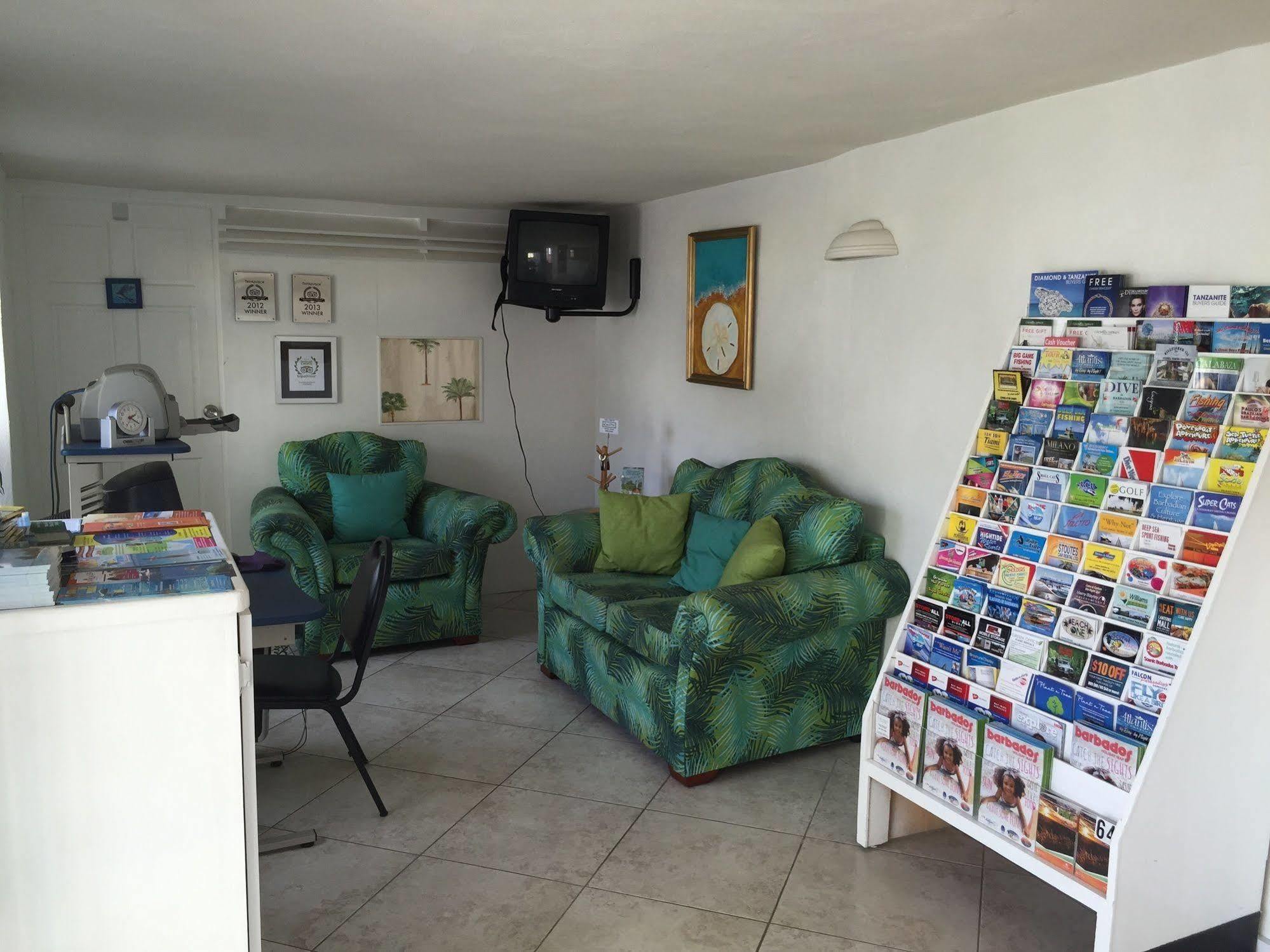 Southern Surf Beach Apartments Rockley Екстер'єр фото
